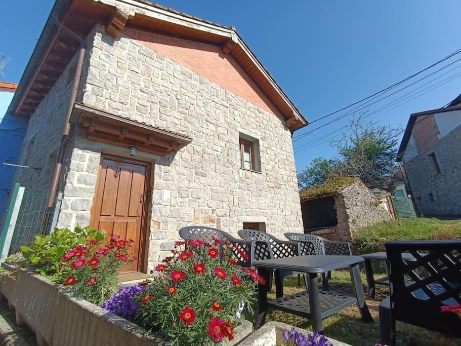 Romantico Acogedor Apartamento En Llanes Eksteriør billede